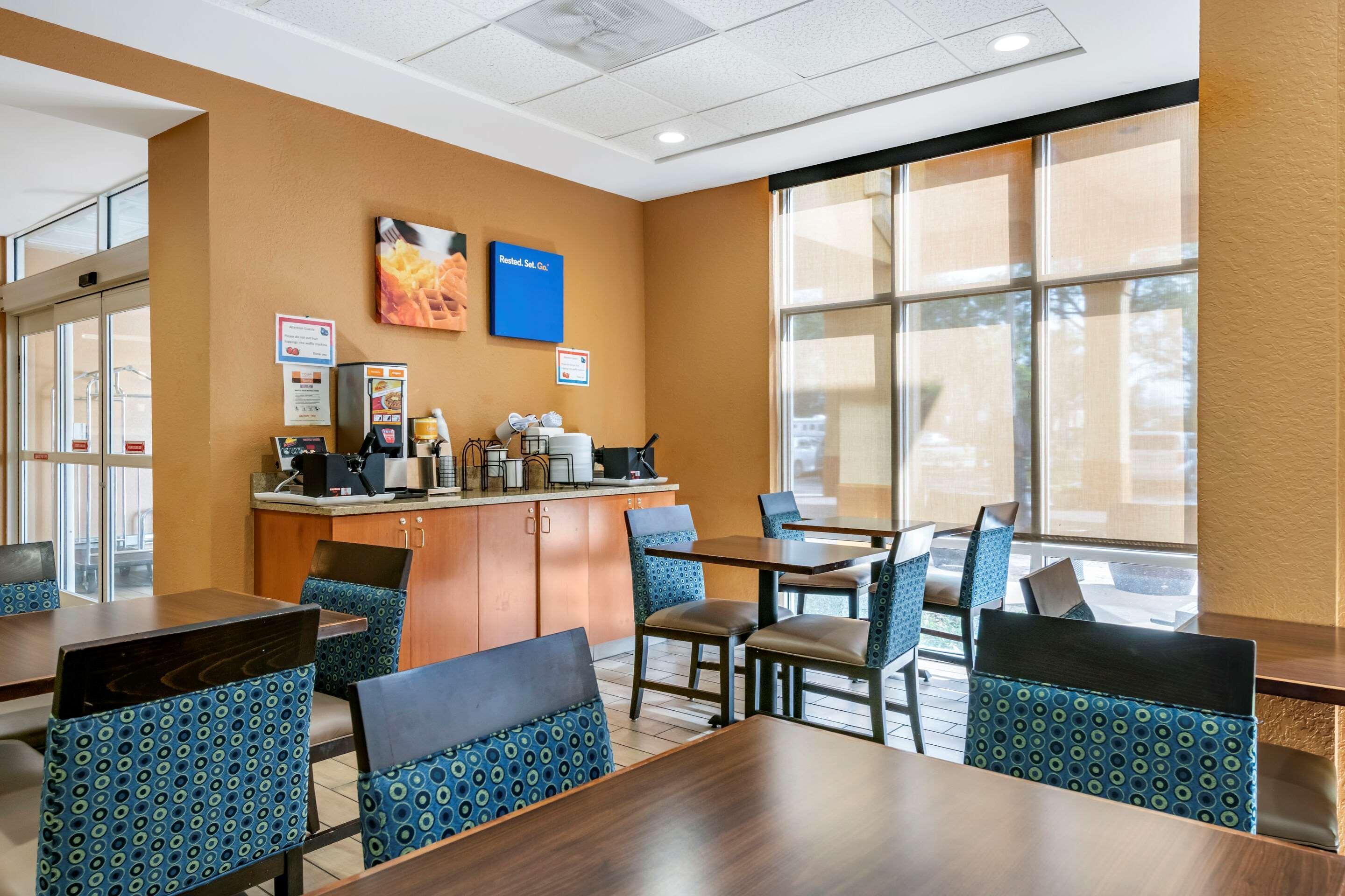 Comfort Inn & Suites Orlando North Сэнфорд Экстерьер фото